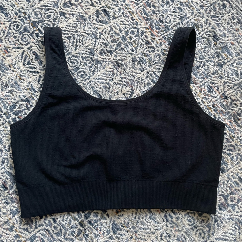 Hatch Wearable Pump Bra Black